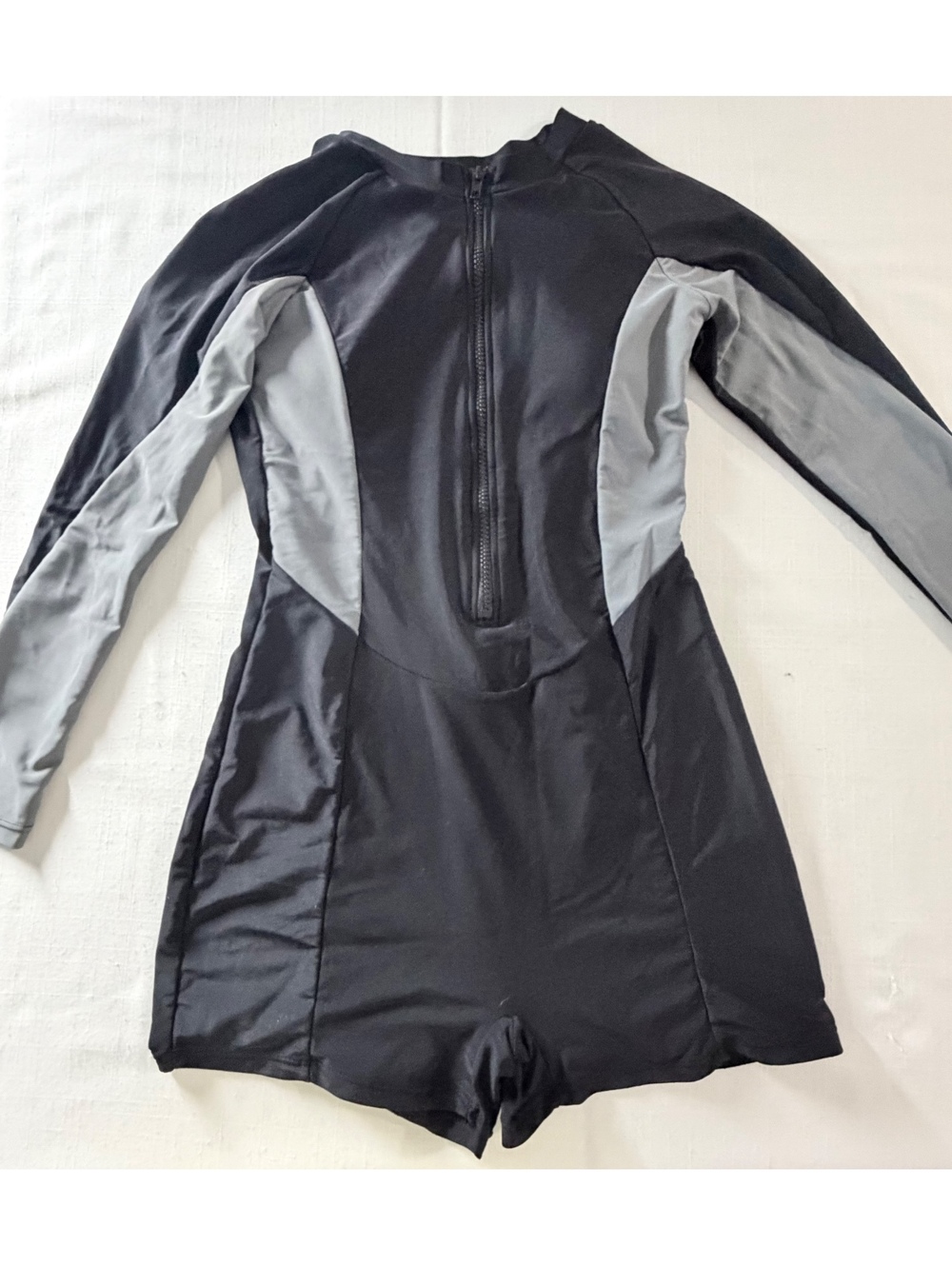 Women's Black and Gray size S Long Sleeve Zip-Up Nylon Spandex Swimwear Romper